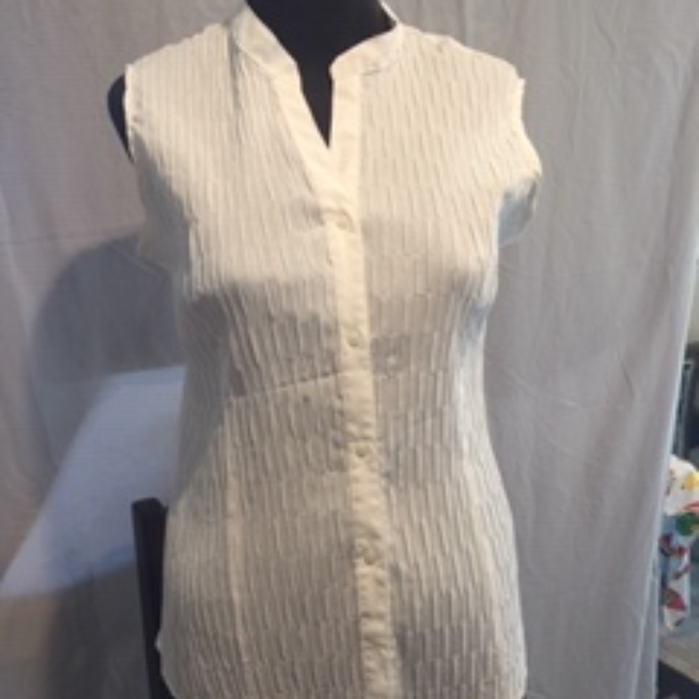 East 5th sleeveless top-Off white, crinkle design-XL